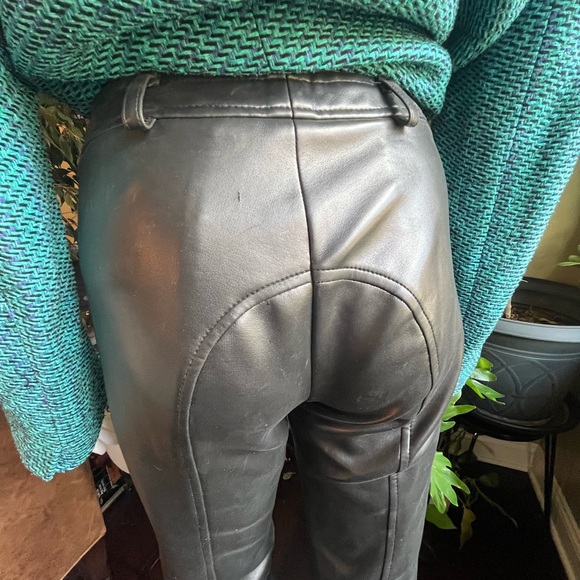 BCBG MaxAzaria Y2K Faux Leather Pants • Contour Stitching • Size XS/S - Picture 7 of 7